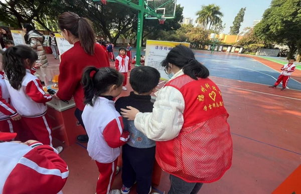 科普大篷車走進(jìn)烏山小學(xué)