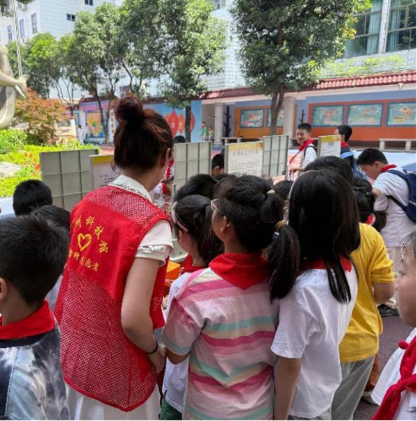 體驗(yàn)·創(chuàng)新·成長(zhǎng)——福州科技館科普大篷車走進(jìn)福州市群眾路小學(xué)