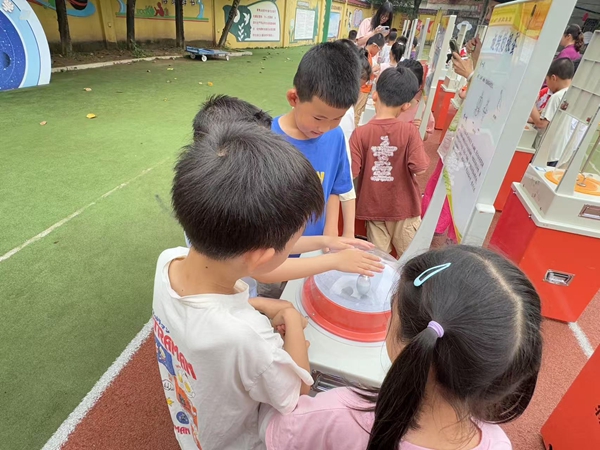 “科普之光照亮浦小，探索之路精彩紛呈”——閩侯上街實驗浦口小學迎來奇妙科普之旅