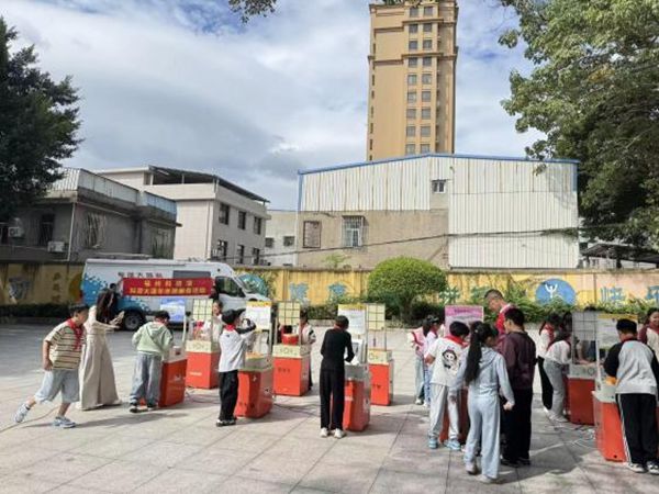 “科技大篷車，點燃科學夢”——長樂區(qū)鶴上鎮(zhèn)中心小學相約福州科技館共探科學秘境