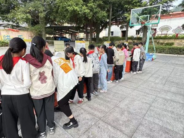 “科技大篷車，點燃科學夢”——長樂區(qū)鶴上鎮(zhèn)中心小學相約福州科技館共探科學秘境