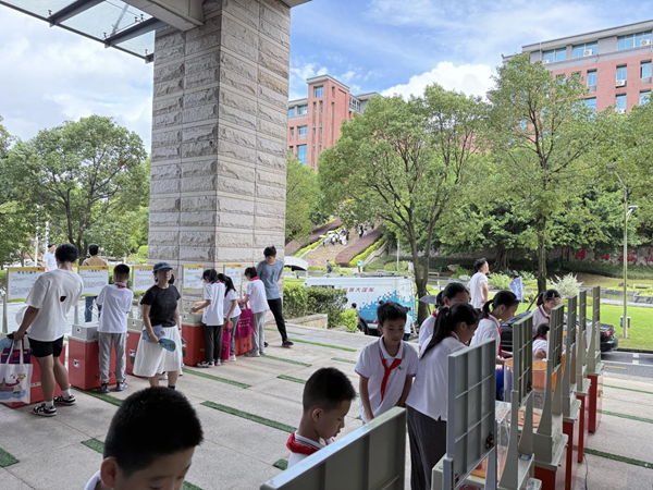 提升全民科學(xué)素質(zhì)，夯實科技強(qiáng)國基礎(chǔ)——科普大篷車“筑夢”陽光學(xué)院