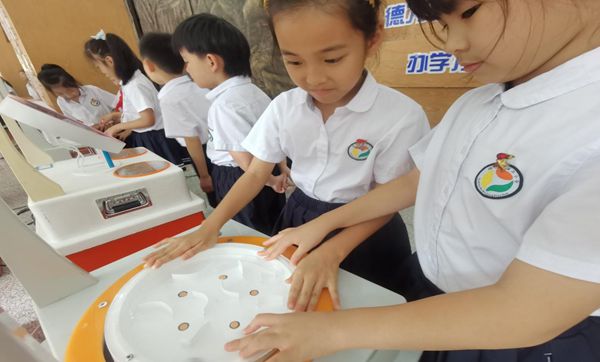 “趣”享科普秀，點亮科學夢——福清濱江小學開展科普月系列活動