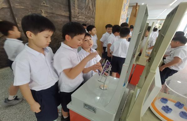 “趣”享科普秀，點亮科學夢——福清濱江小學開展科普月系列活動