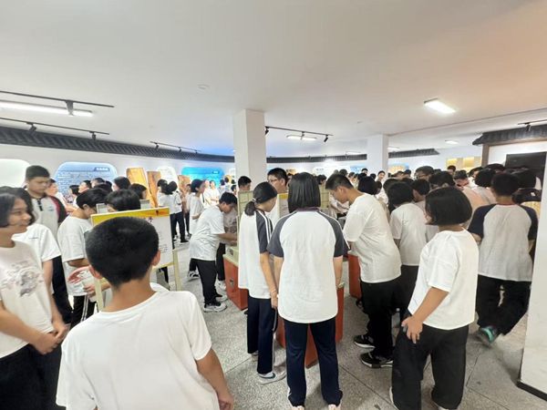 “車”載科學趣，濱江學子遇新知——福清濱江中學科普車活動