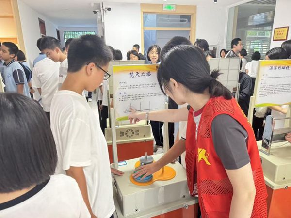 “車”載科學趣，濱江學子遇新知——福清濱江中學科普車活動