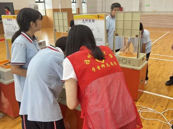 “星夢(mèng)啟航，玩轉(zhuǎn)科學(xué)”——福清特殊教育學(xué)?？破哲嚮顒?dòng)圓滿舉行