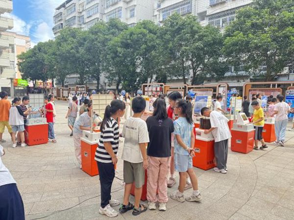 “智享長樂科普月，解鎖科學(xué)新答案”——長樂區(qū)洞江小學(xué)迎來奇妙科普之旅
