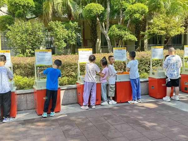 “科學(xué)巴士進校園，探索奇妙科學(xué)課”——福建開放大學(xué)附屬中學(xué)相約奇妙科學(xué)之旅