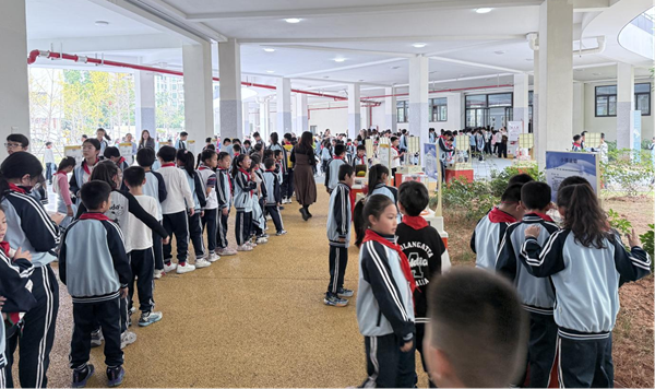 科技微光點亮少年新征程 ——福州科技館助力鼓山新區(qū)學校第十屆科技節(jié)活動