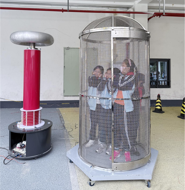 科技微光點亮少年新征程 ——福州科技館助力鼓山新區(qū)學校第十屆科技節(jié)活動