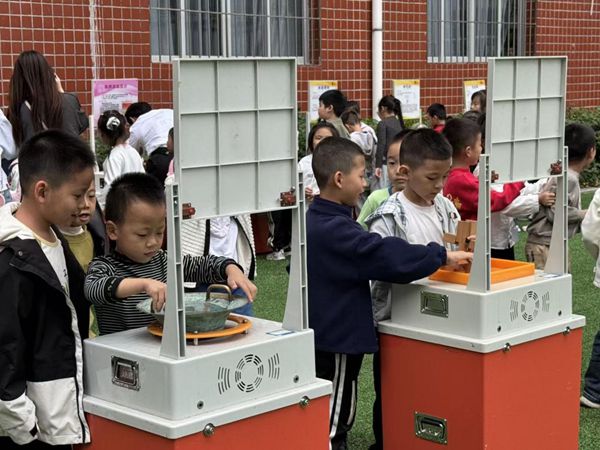 “玩轉(zhuǎn)科學(xué)，車享快樂”——福州科技館攜手福州市遠(yuǎn)洋小學(xué)共赴趣味科學(xué)之約