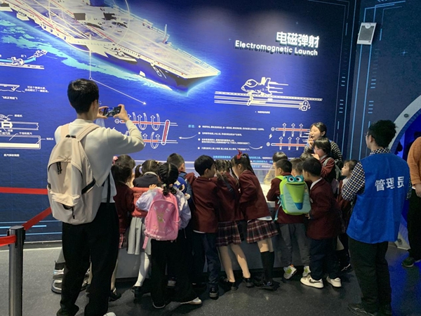 福州科技館與福建少兒頻道共同舉辦科普小記者實踐活動 福州科技館與福建少兒頻道共同舉辦科普小記者實踐活動