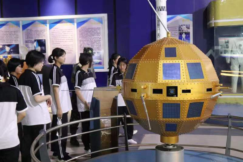 福州科技館航天國防知識分館龍翔科普教育基地“揚(yáng)帆起航 逐夢九天”航天日主題活動