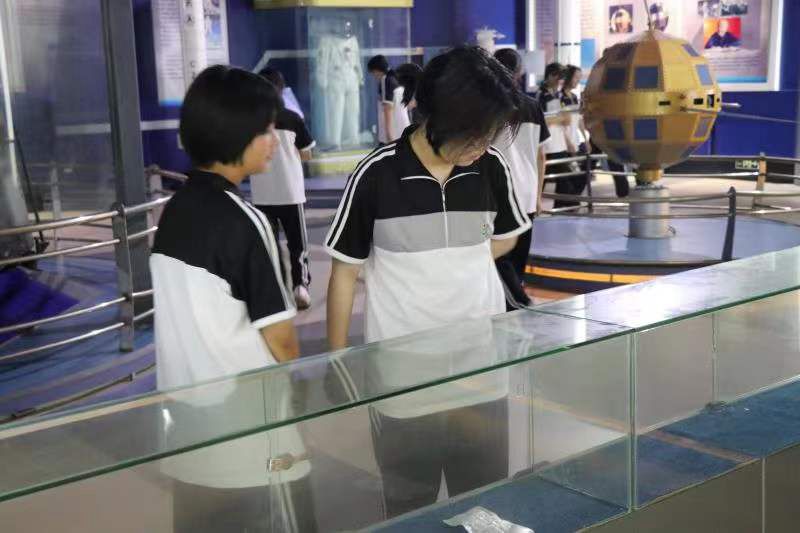 福州科技館航天國防知識分館龍翔科普教育基地“揚(yáng)帆起航 逐夢九天”航天日主題活動