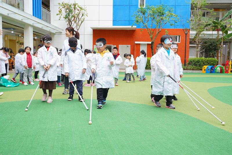 “小小眼科醫(yī)生”進(jìn)校園，打造近視防控科普新形式