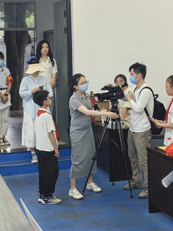 福州市反邪教協(xié)會聯(lián)合多部門開展“貫浩然正氣·筑無邪校園”主題宣傳活動