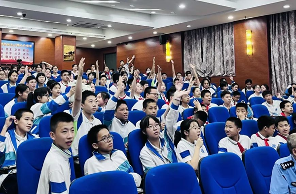 福州市反邪教協(xié)會(huì)聯(lián)合多部門(mén)開(kāi)展“反邪同行 共筑平安”校園主題活動(dòng)