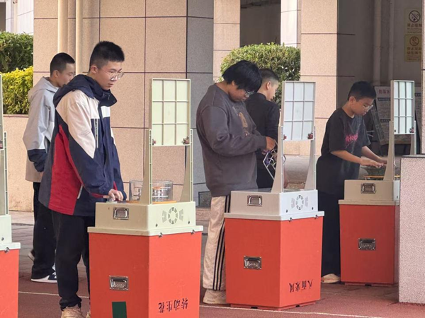 “科技萌芽，校園綻放”——福州市馬尾區(qū)三牧中學與科學的奇妙邂逅