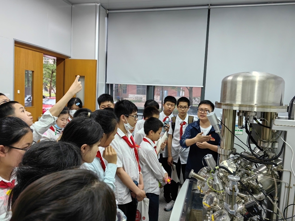 國科大福建學院附中到中國科學院海西研究院開展黨團隊一體化活動