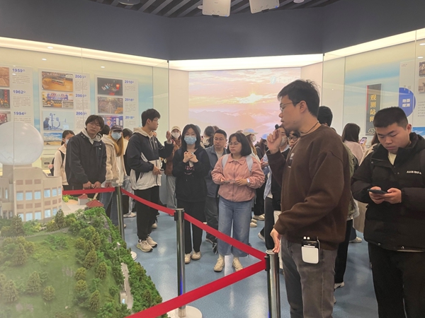 閩江學(xué)院赴省氣象臺(tái)開展氣象課程實(shí)踐