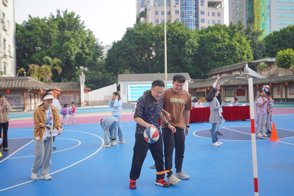 “目”浴陽光 預(yù)防近視——這場趣味運動會快樂又護(hù)眼