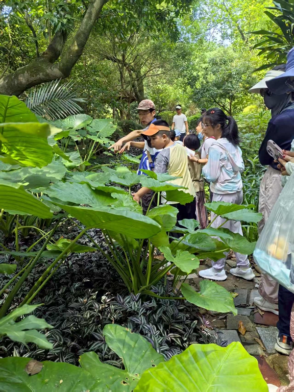 “走進(jìn)自然課堂 探秘昆蟲奇妙世界”閩都科普研學(xué)行活動(dòng)在福州動(dòng)物園圓滿完成 “走進(jìn)自然課堂 探秘昆蟲奇妙世界”閩都科普研學(xué)行活動(dòng)在福州動(dòng)物園圓滿完成