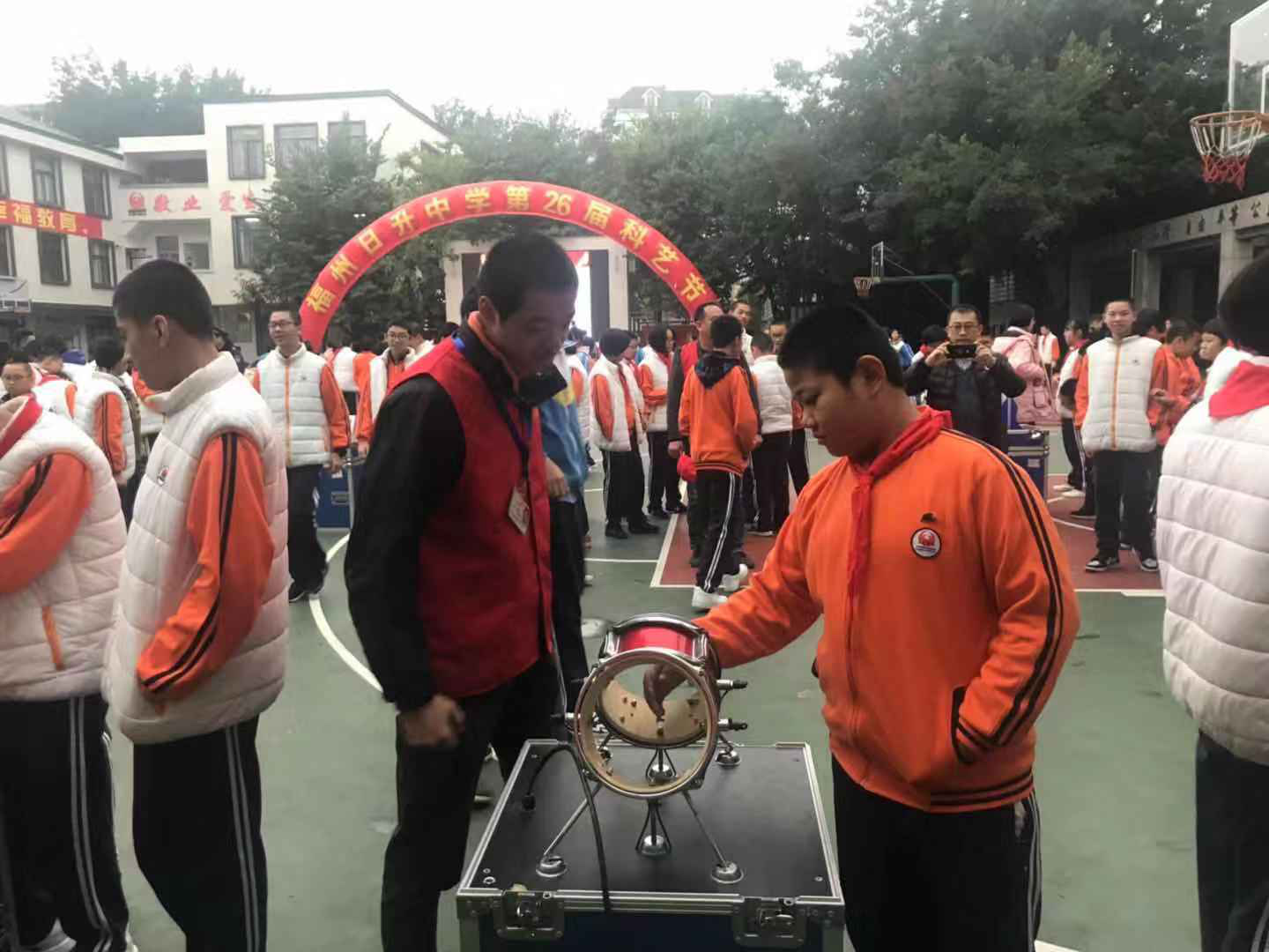 “科普進(jìn)校園— —福州科技館送科普進(jìn)日升中學(xué)、屏東中學(xué)和屏北分?！? width=
