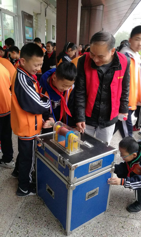 科普進(jìn)校園——福州科技館送科普進(jìn)銅盤中學(xué)