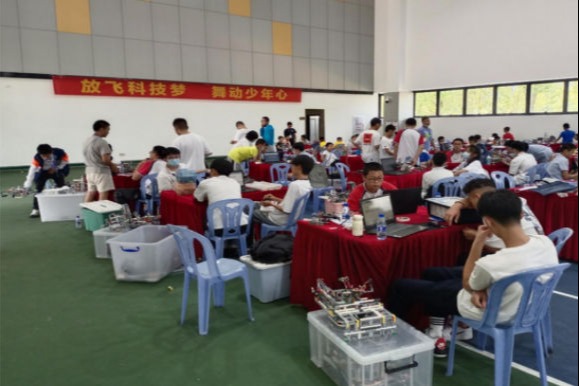 第18屆福建省青少年機(jī)器人競(jìng)賽簡(jiǎn)報(bào)