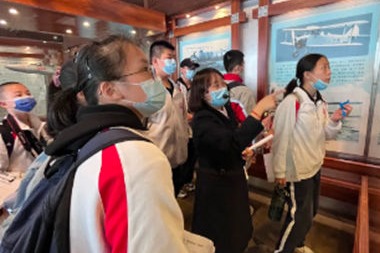 福州時(shí)代中學(xué)赴福州科技館船政文化分館參加“船政科普行，船遞青春夢(mèng)想”科普研學(xué)活動(dòng)
