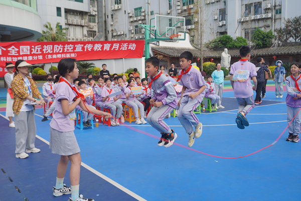 “目”浴陽(yáng)光 預(yù)防近視——這場(chǎng)趣味運(yùn)動(dòng)會(huì)快樂(lè)又護(hù)眼