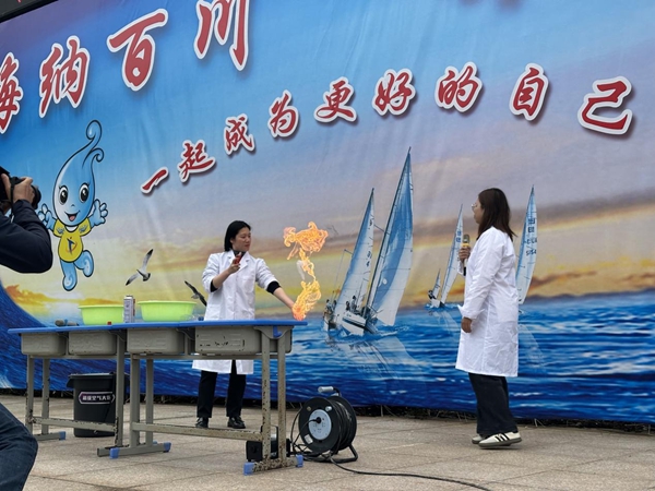 福州科技館科普大篷車走進苔菉中心小學(xué)