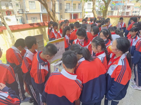 探索科學(xué)奇妙，助力青少年科創(chuàng)——福州科技館科普大篷車走進福清市東瀚蓮峰小學(xué)