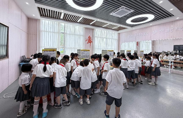 “創(chuàng)未來，最福清”——福州科技館科普大篷車駛?cè)敫＝夹g(shù)師范學(xué)院附屬小學(xué)