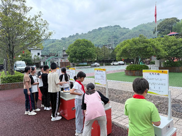 鄉(xiāng)野星河耀童心——福州科技館科普大篷車走進福州市紅寮中心小學(xué)
