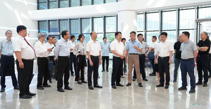 “委員提案履職成果典型案例觀摩” 省、市政協(xié)領(lǐng)導(dǎo)參觀調(diào)研福州科技館