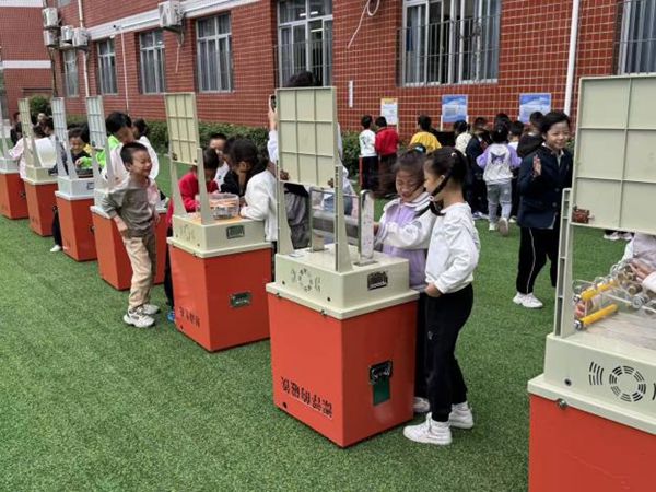 “玩轉(zhuǎn)科學(xué)，車享快樂(lè)”——福州科技館攜手福州市遠(yuǎn)洋小學(xué)共赴趣味科學(xué)之約