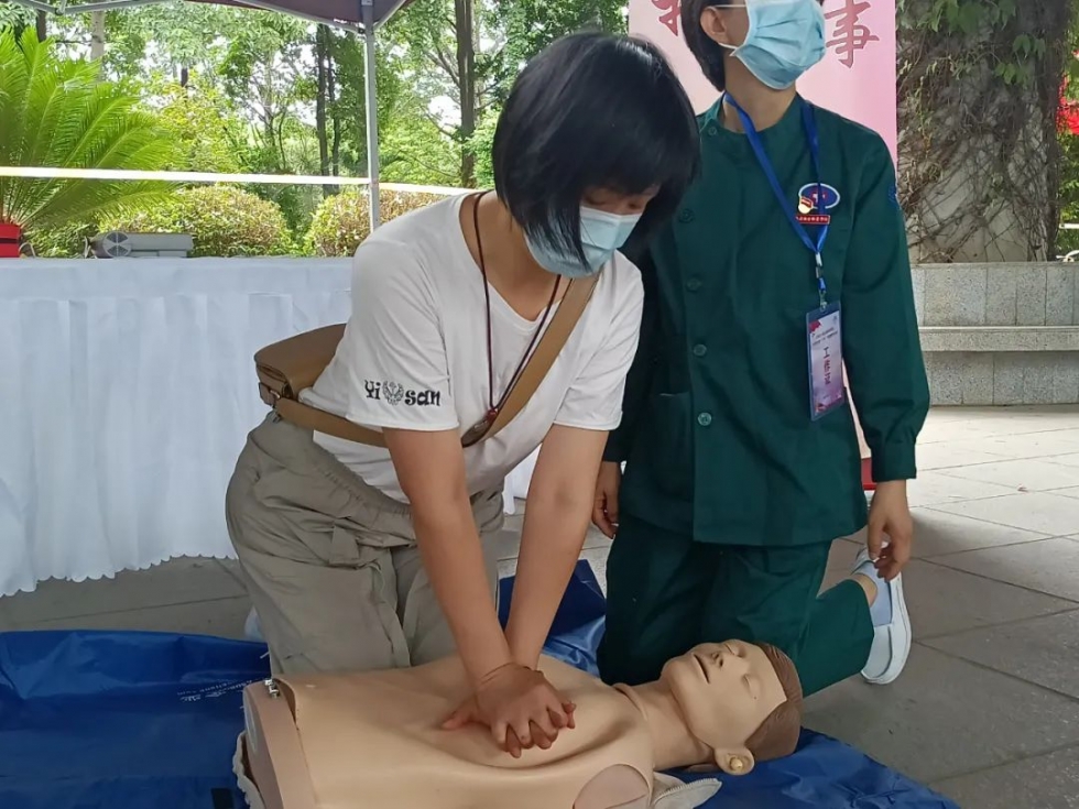 福州科技館舉行全國(guó)科普日科普?qǐng)鲳^“1+N”志愿服務(wù)活動(dòng)