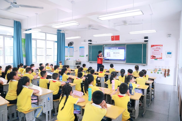 2024年“筑夢未來”大型科普活動暨“閩都科普校園行”在永泰縣第三實驗小學順利舉辦