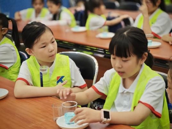 “筑夢未來”大型科普活動(dòng)暨福州科技館“玩轉(zhuǎn)科學(xué)?手工作坊”第三期活動(dòng)舉辦