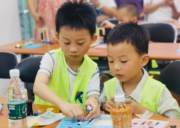 2024年全國科普日系列活動暨福州科技館“玩轉(zhuǎn)科學?手工作坊”第四期——磁鐵的吸引力活動舉辦