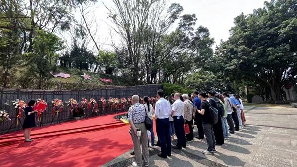 二支部開展“緬懷先烈志·共鑄中華魂”主題黨日活動