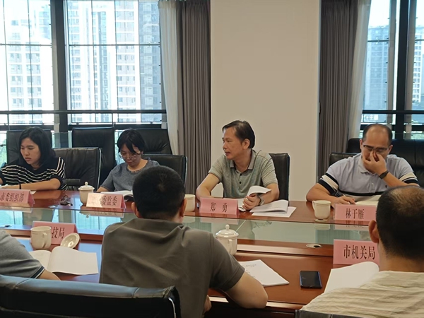 福州市直機(jī)關(guān)第二聯(lián)系片在福州科技館開展2025年度優(yōu)秀黨建項目“亮?xí)癖葘W(xué)”活動 福州市直機(jī)關(guān)第二聯(lián)系片在福州科技館開展2025年度優(yōu)秀黨建項目“亮?xí)癖葘W(xué)”活動