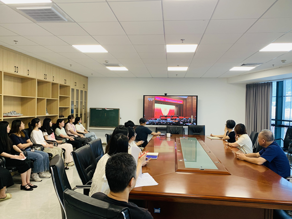 福州科技館組織觀看《反腐為了人民》第四集《以案促改促治》 福州科技館組織觀看《反腐為了人民》第四集《以案促改促治》